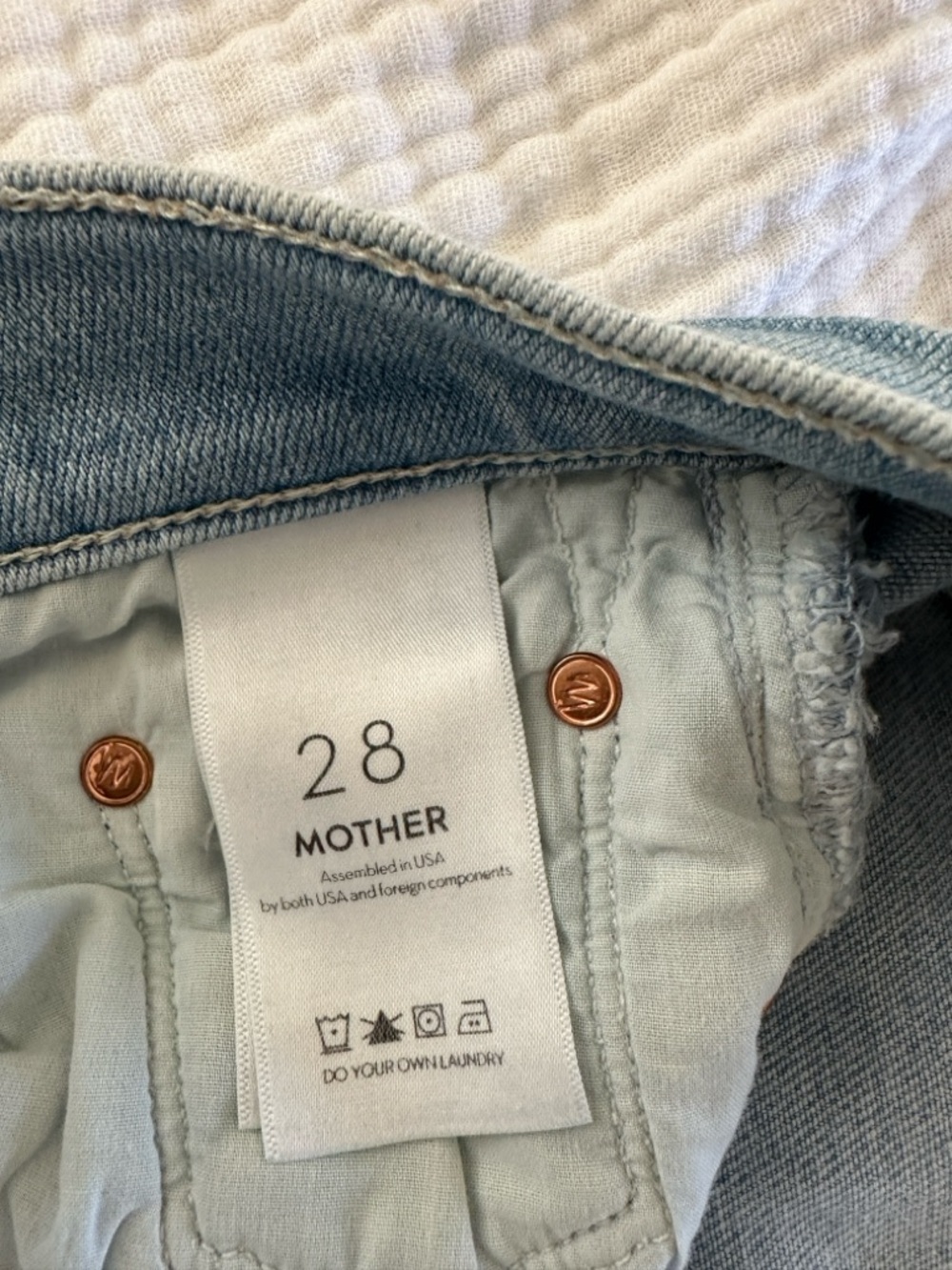 Mother The Weekender Fray in ‘Swimming Pool Sundays’ Size 28 - Picture 6 of 6